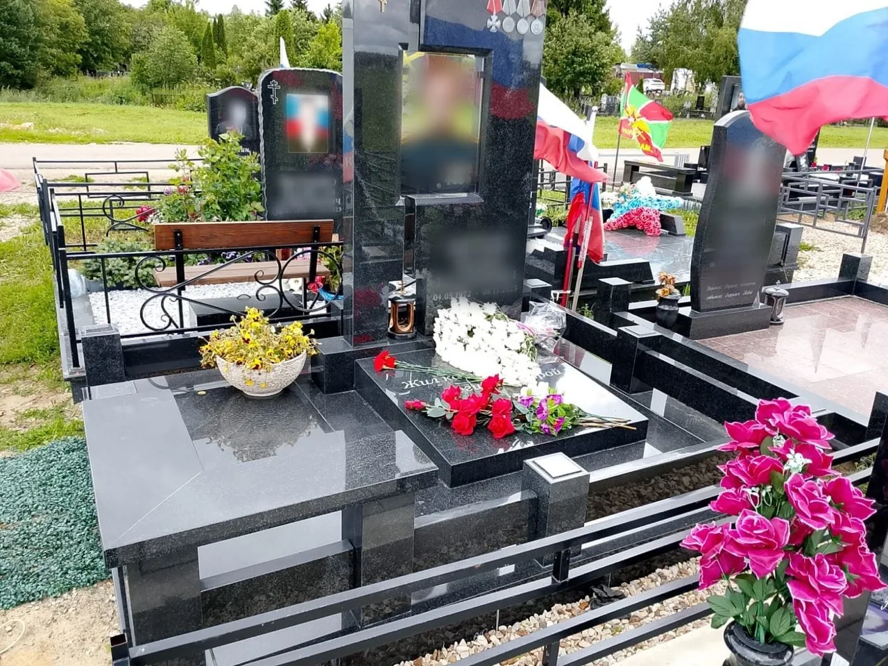 Памятник на участке — памятник военному, работа «Стелла-Память»